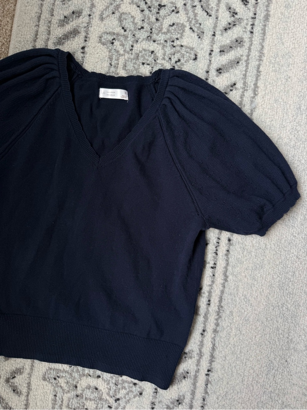 LC Lauren Conrad Navy Puff Sleeve V Neck Knit Sweater Top Size Small